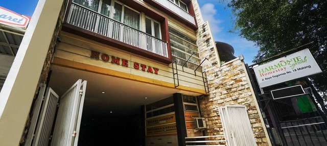 Luxury Deluxe DBL Retreat W/Free WiFi and Parking in Malang
