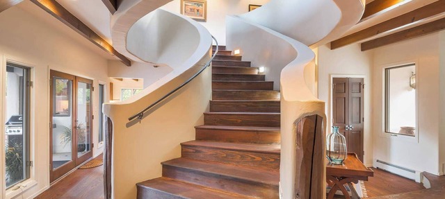 Luxury Home, Perfect Location, Flexible Layout in Santa Fe