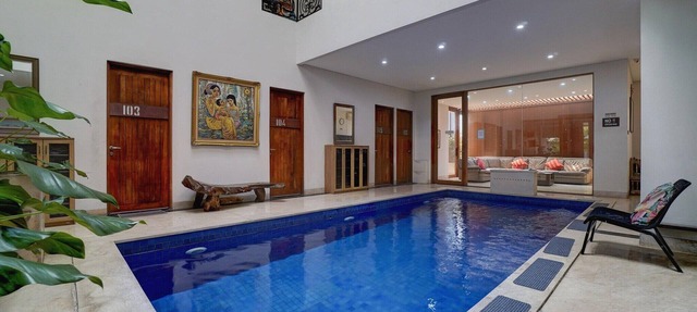 Luxury Twin Stay with Free WiFi and Parking in Tangerang