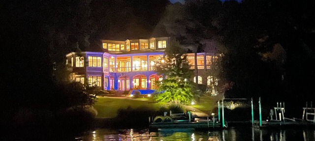 LUXURY WATERFRONT ESTATE ON LAKE OCONEE in Greensboro