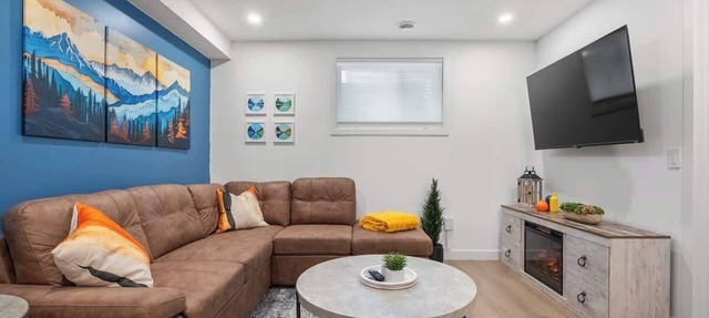 Meadowstone Suite 3BD 3 TVs Near Spruce Meadows in Calgary