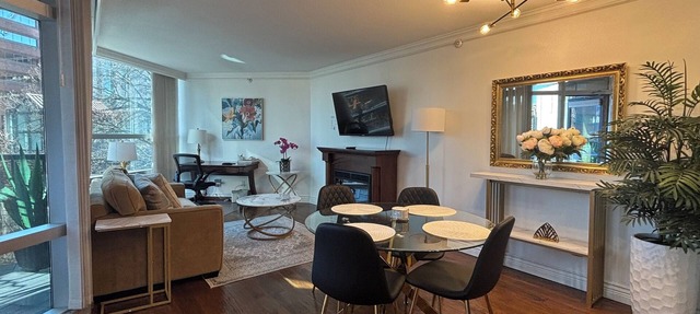 Modern Downtown Vancouver Condo – Walk to SkyTrain in Vancouver