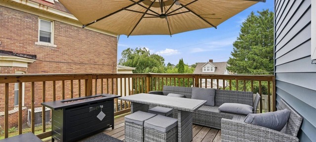 Modern Pet-Friendly 2BR - Yard, Deck & Parking in Pittsburgh