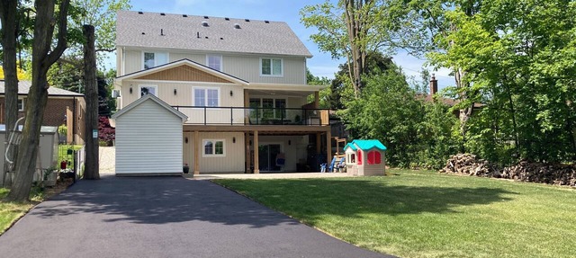 Modern, Self Contained Suite with Private Entrance, free parking and WIFI in Halton Hills