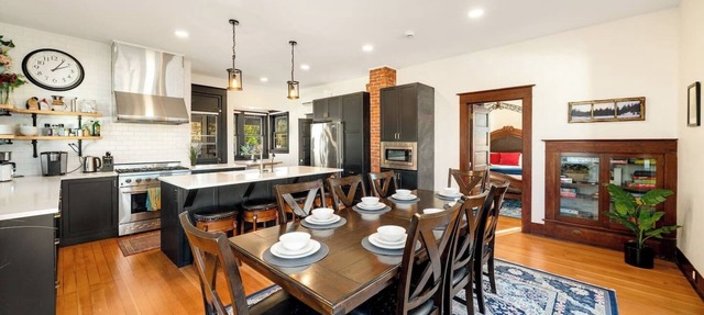 Mountain Manor in Sandy| HotTub |3KingBeds| MtHood in Sandy
