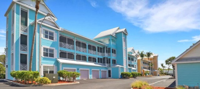 NEW Beach Studio with Queen Bed in Bonita Springs