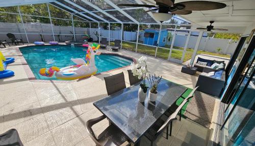 New Heated Pool+HotTub + 13 min to AMI+ 4BR 20ppl in Bradenton