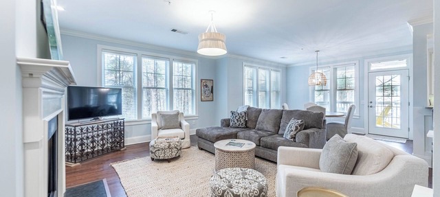 New Listing 2 bedroom condo in Reynolds Lake Oconee in Greensboro