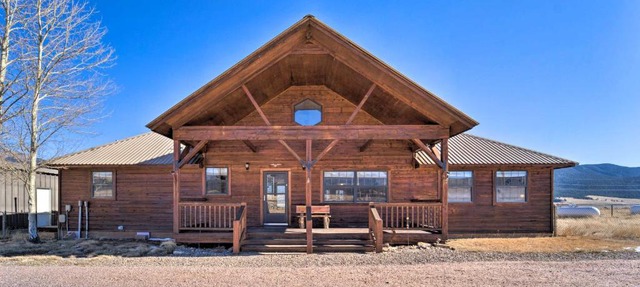 New Mexico Cabin Hideaway w/Eagle Nest Lake Views in Eagle Nest
