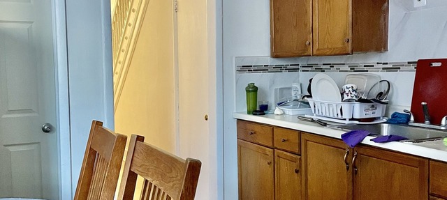Nice spacious cozy room by center city allentown in Allentown