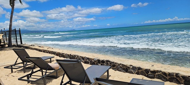 Oceanfront house in charming Ewa Beach with AC in Ewa Beach