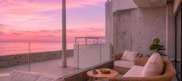 Oceanfront Punta Hermosa condo on the water LH1 in Punta Hermosa