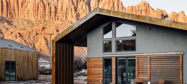 Panoramic Views I Open Concept Floorplan I Private Hot Tub I Ample Parking in Moab