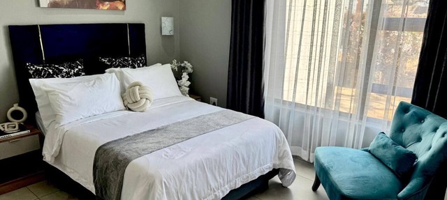Peaceful Central location Fast WiFi & workspace 24/7 security cameras in Centurion