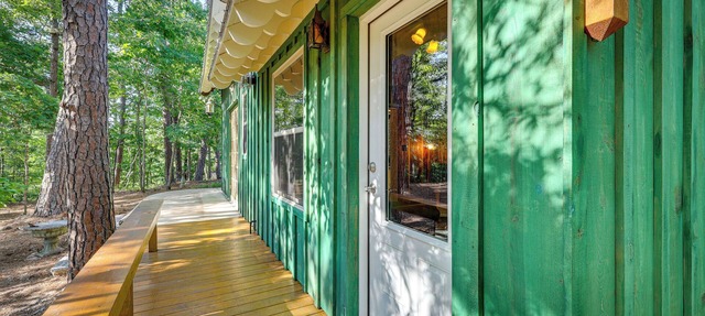 Pet-friendly Eureka Springs Rental w/Private Deck in Eureka Springs