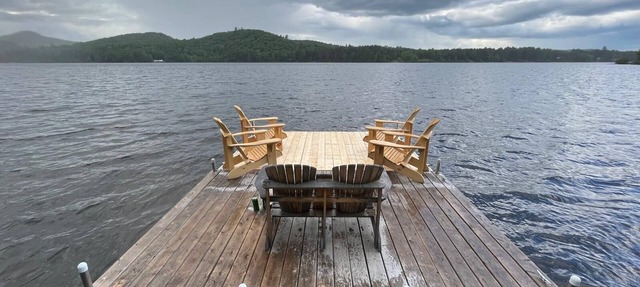 PRIVATE WATERFRONT GUESTHOUSE ON QUIET SANDY LAKE in Barry's Bay