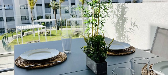 Pure South – Modern Elegance with Sea View in Manilva