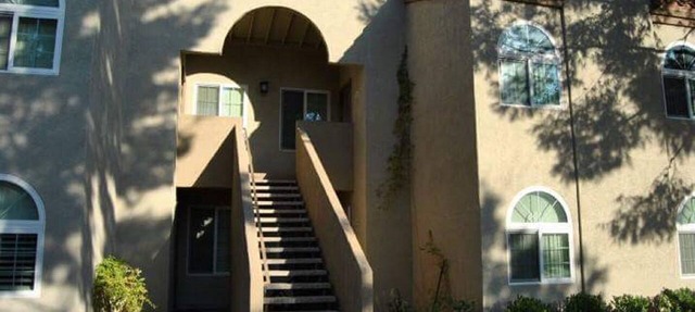 Quiet 2Bed/2Bath Las Vegas Condo located 4 miles from Strip in Las Vegas