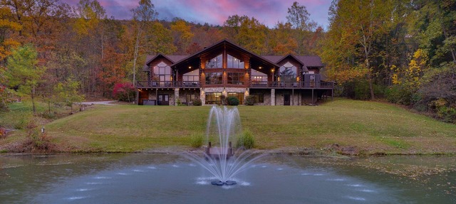 Reflection Ridge | Epic Mountain Cabin w/Pickleball, Sauna, Theatre, Golf-Sim, Pond & Hot Tub in Mill Hall