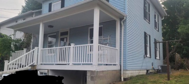 Remodeled spacious 4-bedroom house in very popular Houston, PA with central AC in Houston