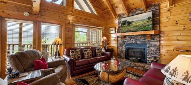 Resort setting w/awesome Mtn views! Self checkin, close to Nat’l Park! Sleeps 6 in Pigeon Forge