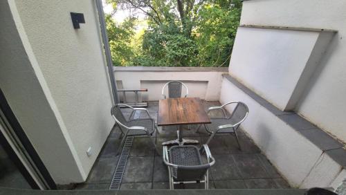 Rosengarten 3-Zimmer-Wohnung-4 Betten-Mainz in Mainz