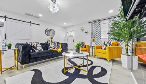 Royal Palm Urban Suites - Close to Downtown ATL in Atlanta
