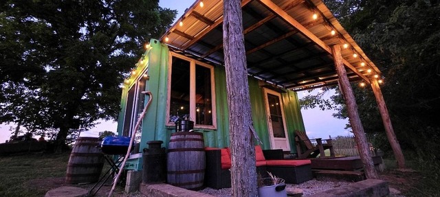 Rustic Container Accommodation for Glamping in Kentucky in Owenton
