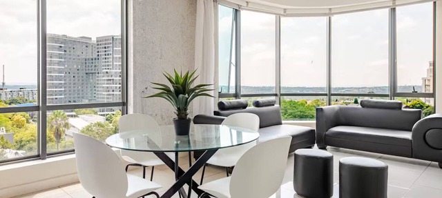 Sandton Skye | Chic Luxury Apartment in Sandton