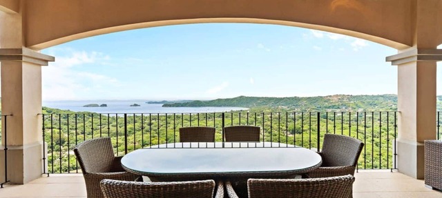 Segovia E301 Oceanview Condo w/pool - sleeps 6 guests in Coco