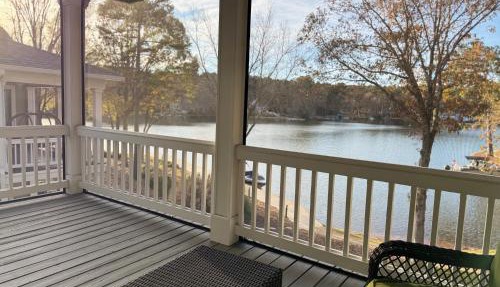 Serene waterfront 4-bedroom townhome, Lake Oconee in Greensboro