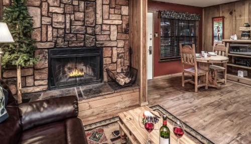 Shadow Mountain Lodge and Cabins in Ruidoso