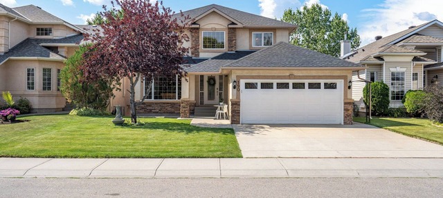 SHEER PERFECTION ~ 4BD, 2.5BA, K9 Friendly, on Eagle Quest Golf Course in Calgary