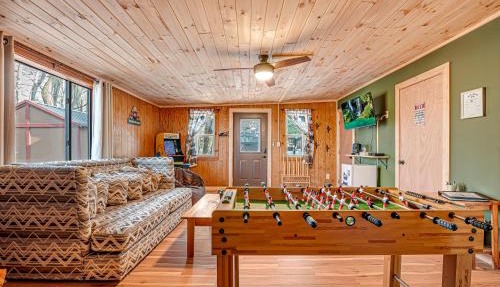 Ski, Unwind, Play Near Big Boulder, Game Room in Blakeslee
