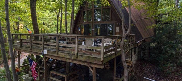 Sleeps 10| Fireplace | Pool Table |Ski resort in Champion