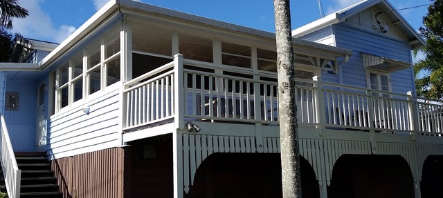 SOUTHPORT Holiday HOME Handy to Broadwater Theme Parks Free WiFi and Netflix. in Southport