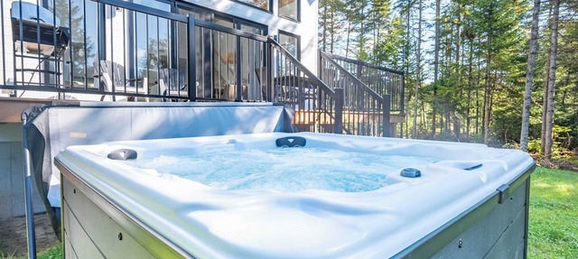 Spa and Pool Table | Chalet Ayoka in Shannon