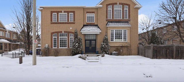 Spacious 3BR Brampton Retreat - Treadmill and Deck in Brampton
