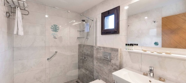 Spacious Garden-Level 2BR Family Suite in Bodrum in Bodrum