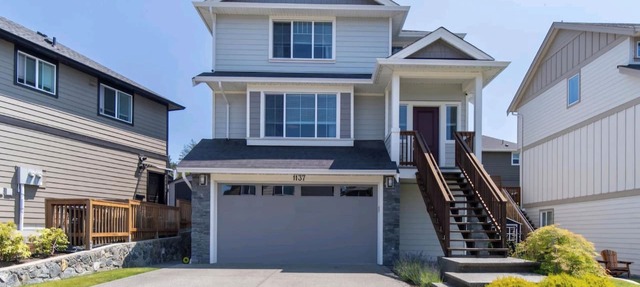 Spacious Private Suite on Mountain | Ocean, Trails, Restaurants, Stores in mins in Langford