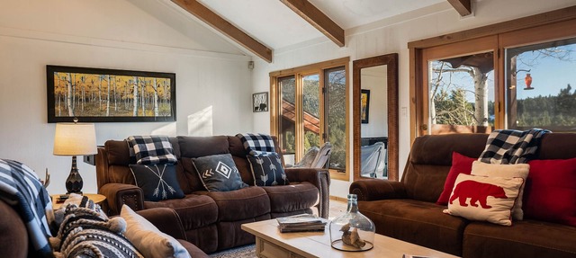 Spacious Townhouse, Firepit, Walkable to Park/Golf/Tennis, Foosball, Two Decks in Angel Fire