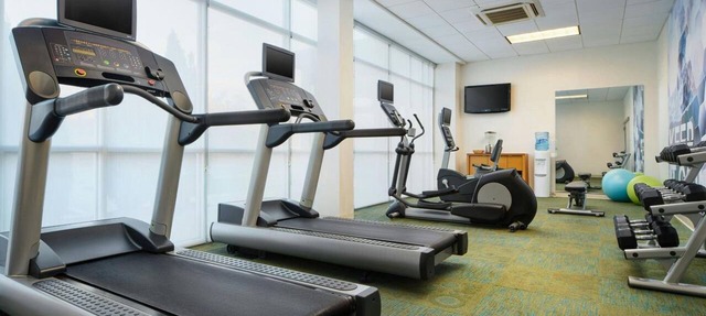 SpringHill Scranton | Queen w/Sofa | Firepit + Pool, Hot Breakfast | 2 Units in Moosic