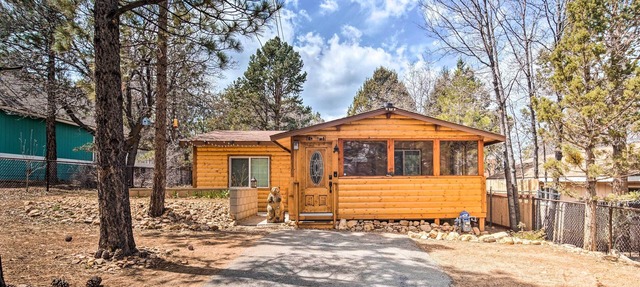 Steps to trails Fireplace Pet & kid friendly in Big Bear