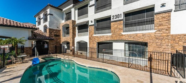 Studio Full Kitchen Tempe Studio w pool, jacuzzi, gym perfect location No Pets in Tempe
