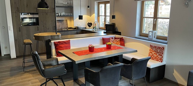 Sunny 100 sqm apartment for 4 people, garden, garage/near the lake in Bad Wiessee