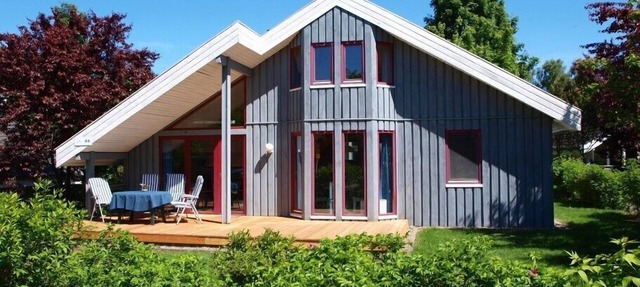 Sunny Danish cottage44. de am See in the holiday park Mirow in Granzow