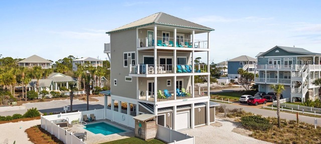 Sunnyside Up: Steps to the Beach, Great views, Private pool, Pet friendly in Cape San Blas
