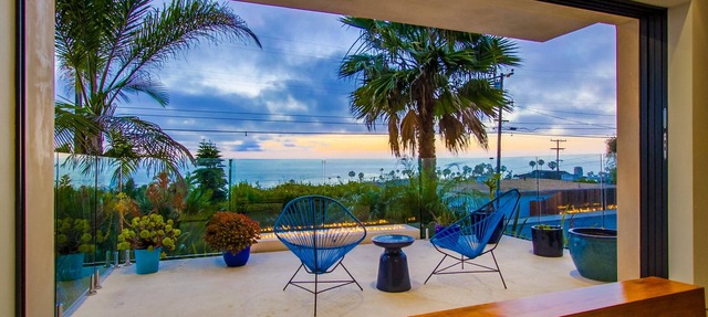 Sunset Cliffs Modern Luxury Estate with Ocean Views, Oversized Spa, AC, Yard & washer/dryer! in San Diego