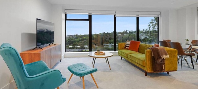 Superb Central City Apt | Sea- Park-Street Views in Auckland
