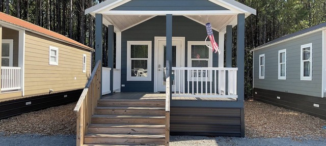 Tiny Homes for Rent, minutes to the Casino, Golf Course & Water Park in Philadelphia